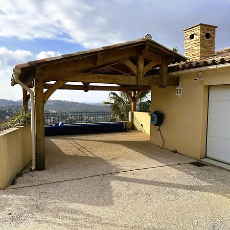 Joya Climatisée Pour 8 Personnes Avec Piscine Et Vue à La Londe-les-Maures