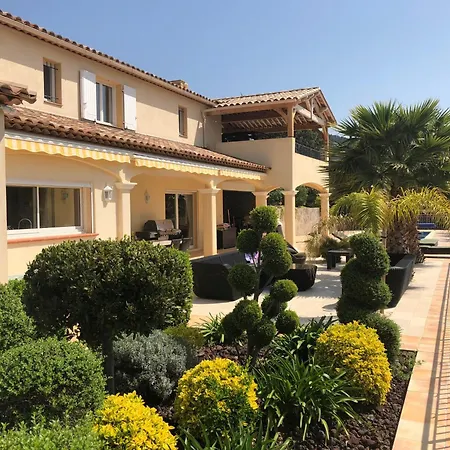 Villa Joya Climatisee Pour 8 Personnes Avec Piscine Et Vue A
